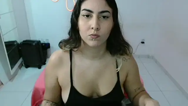 Snapshot of ApenasLys chatting on November 8, 1:39 am ApenasLys online show from November 8, 1:39 am