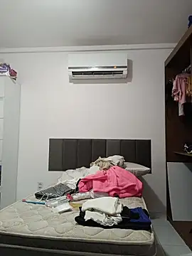 Snapshot of ApenasLys chatting on February 21, 12:11 am ApenasLys online show from February 21, 12:11 am