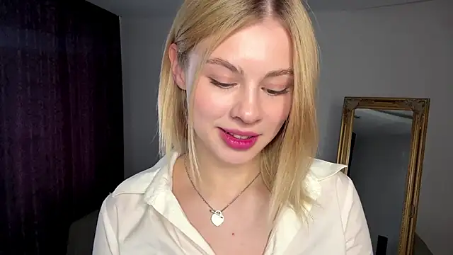 Snapshot of Lil_Elisa chatting on September 17, 10:17 am Lil Elisa online show from September 17, 10:17 am