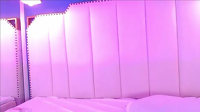 Snapshot of SophiaBloss chatting on October 10, 3:44 pm SophiaBloss online show from October 10, 3:44 pm