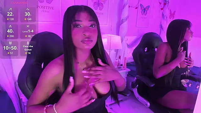 Snapshot of SophiaBloss chatting on November 26, 4:13 am SophiaBloss online show from November 26, 4:13 am