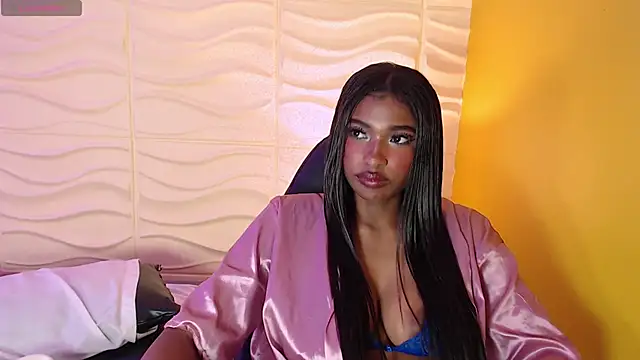 Snapshot of SophiaBloss chatting on November 28, 5:48 pm SophiaBloss online show from November 28, 5:48 pm