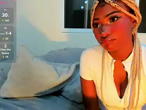 SophiaBloss online show from May 2, 9:31 pm
