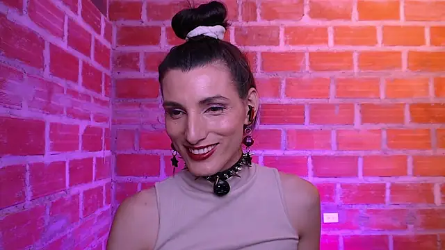 Snapshot of Moira-Hot chatting on February 28, 12:11 am Moira-Hot online show from February 28, 12:11 am