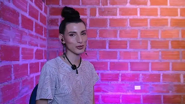 Snapshot of Moira-Hot chatting on February 28, 10:22 pm Moira-Hot online show from February 28, 10:22 pm