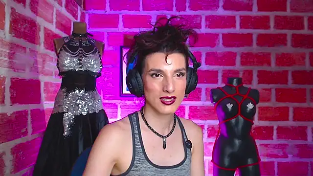 Snapshot of Moira-Hot chatting on April 4, 10:40 pm Moira-Hot online show from April 4, 10:40 pm