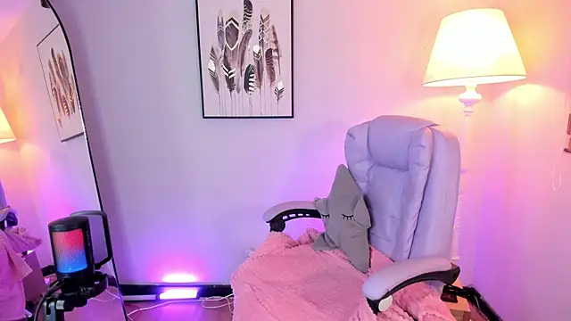 Snapshot of hollie_joliie chatting on February 21, 11:33 am hollie joliie online show from February 21, 11:33 am