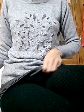 Snapshot of miss_raavy chatting on December 18, 4:02 pm miss raavy online show from December 18, 4:02 pm