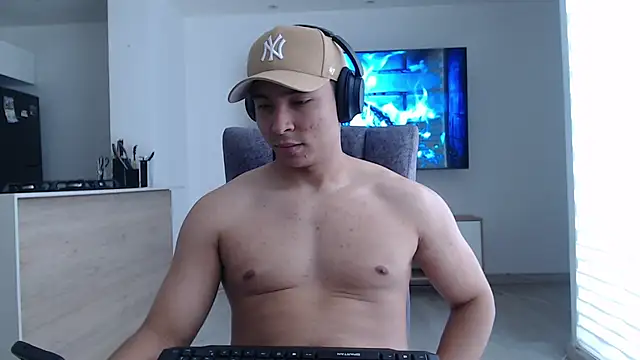 Snapshot of Auron_Demon01 chatting on October 4, 2:37 pm Auron Demon01 online show from October 4, 2:37 pm