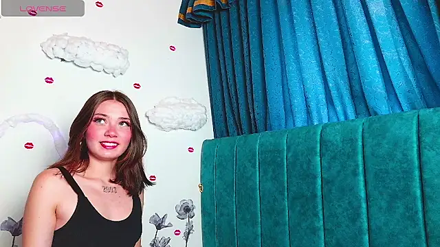 Snapshot of MilaFyre chatting on September 18, 4:42 pm MilaFyre online show from September 18, 4:42 pm