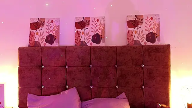 Snapshot of Dulce_Bella_ chatting on September 28, 12:10 pm Dulce Bella online show from September 28, 12:10 pm