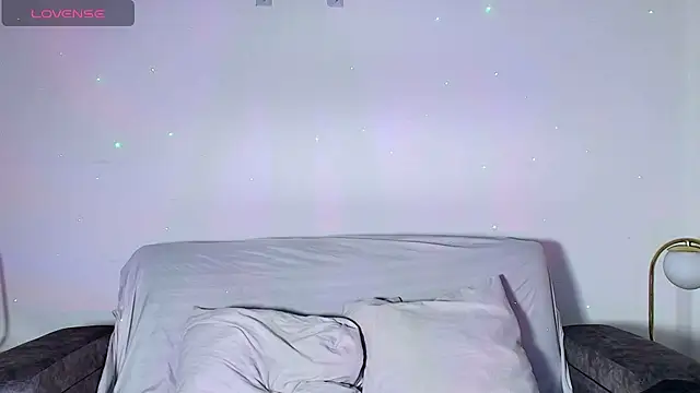 Snapshot of Dulce_Bella_ chatting on October 10, 8:19 pm Dulce Bella online show from October 10, 8:19 pm