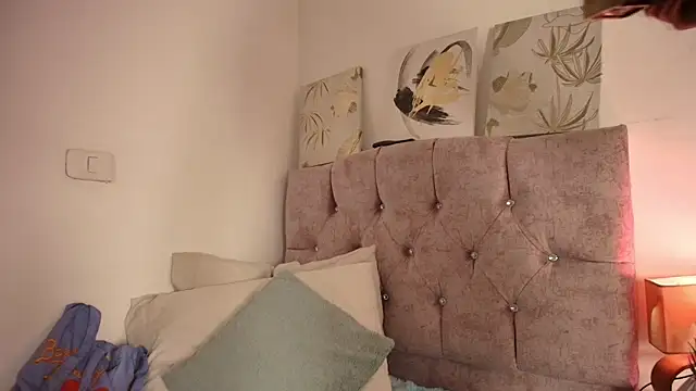 Snapshot of Dulce_Bella_ chatting on January 14, 11:42 pm Dulce Bella online show from January 14, 11:42 pm