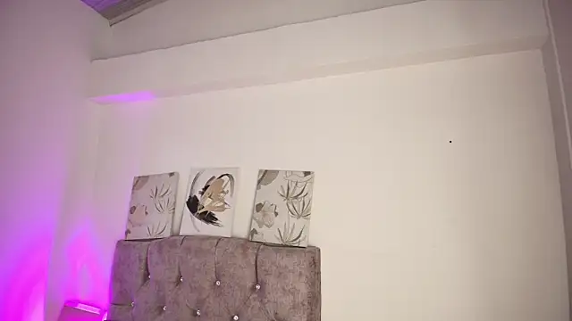 Snapshot of Dulce_Bella_ chatting on February 12, 3:45 am Dulce Bella online show from February 12, 3:45 am