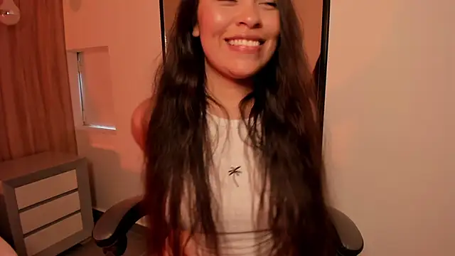 Snapshot of allie_bruce chatting on May 22, 8:58 pm allie bruce online show from May 22, 8:58 pm