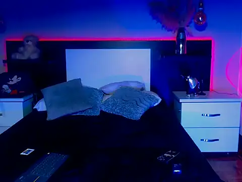 eriikjoness online show from November 5, 4:23 am