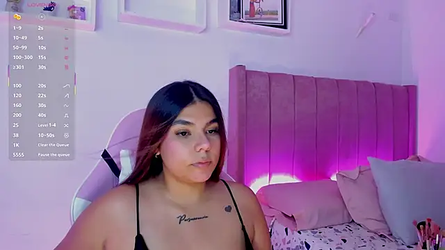 Snapshot of AliceThundeer chatting on September 20, 4:13 am AliceThundeer online show from September 20, 4:13 am