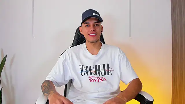 Nickyblazze  online show from September 15, 4:29 pm