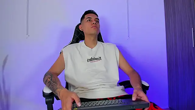 Nickyblazze  online show from September 16, 2:07 pm