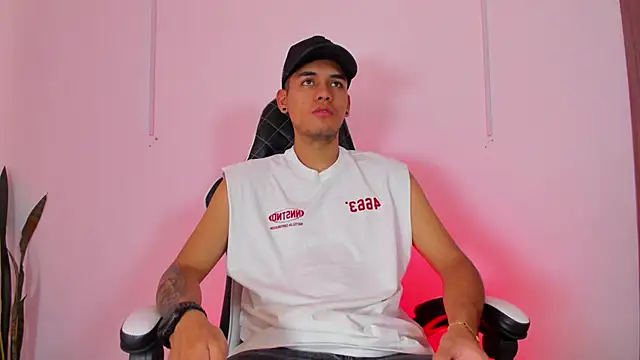 Nickyblazze  online show from September 26, 3:49 pm