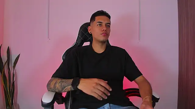 Nickyblazze  online show from September 30, 8:03 pm