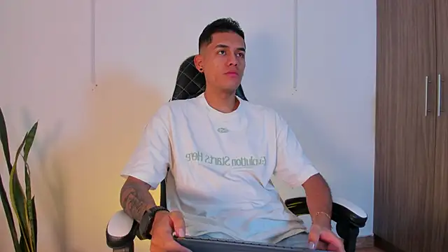 Nickyblazze  online show from October 16, 12:06 pm