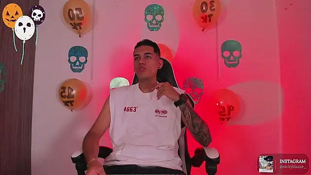 Nickyblazze  online show from October 31, 2:29 pm