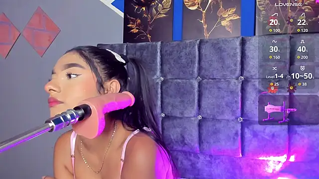 lau-hot online show from September 12, 9:37 pm