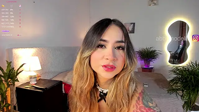 Snapshot of AbbyModel01 chatting on November 15, 3:37 am AbbyModel01 online show from November 15, 3:37 am