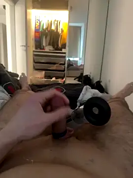 Snapshot of TheKevinboy chatting on November 2, 8:06 am TheKevinboy online show from November 2, 8:06 am