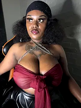 Snapshot of QUEEN_NOBUHLE_777 chatting on November 26, 10:33 pm QUEEN NOBUHLE 777 online show from November 26, 10:33 pm