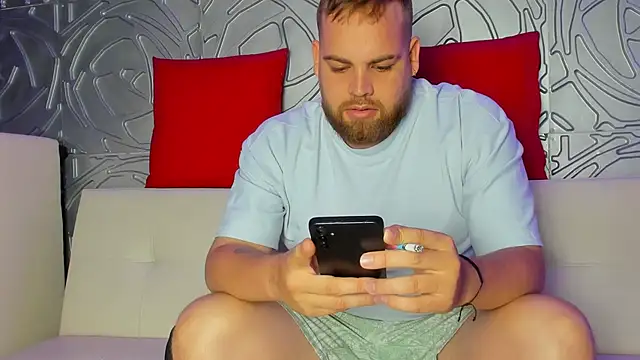 Snapshot of Sweetberryhot chatting on October 25, 7:30 pm Sweetberryhot online show from October 25, 7:30 pm