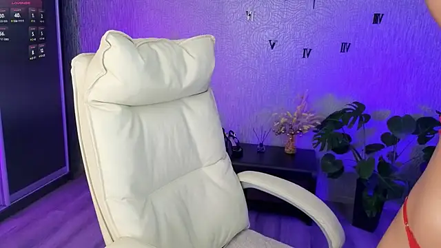 NikkiiStill online show from June 14, 2:24 am