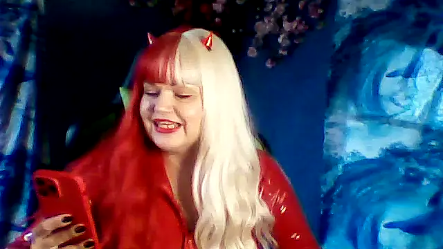 Snapshot of Nayvessa chatting on November 5, 6:57 am Nayvessa online show from November 5, 6:57 am