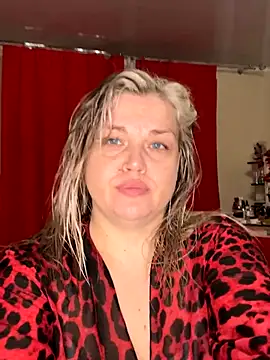 Snapshot of Nayvessa chatting on November 8, 8:29 pm Nayvessa online show from November 8, 8:29 pm