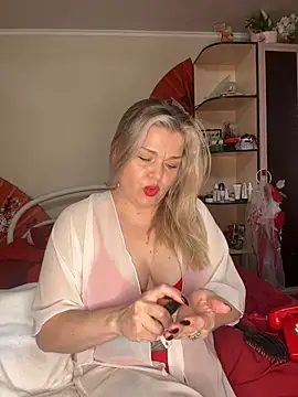 Snapshot of Nayvessa chatting on November 14, 7:51 am Nayvessa online show from November 14, 7:51 am