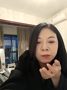 smgirls online show from October 25, 10:45 am