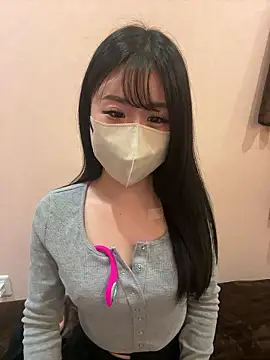 Snapshot of Ema-- chatting on October 22, 10:04 am Ema-- online show from October 22, 10:04 am