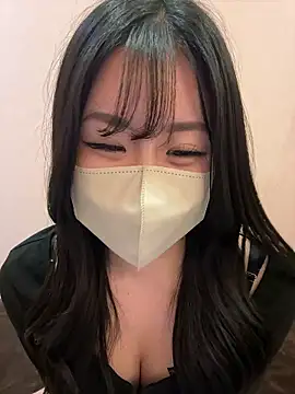 Snapshot of Ema-- chatting on October 25, 11:07 am Ema-- online show from October 25, 11:07 am