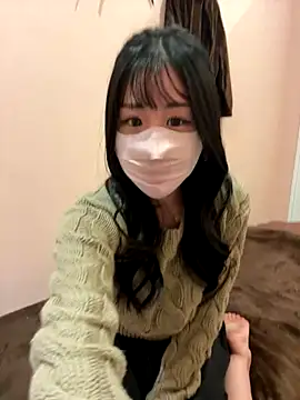 Snapshot of Ema-- chatting on November 13, 10:03 am Ema-- online show from November 13, 10:03 am