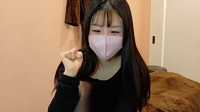 Snapshot of Ema-- chatting on December 13, 10:15 pm Ema-- online show from December 13, 10:15 pm