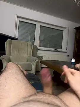 Snapshot of flamur_albania chatting on January 13, 5:18 pm flamur albania online show from January 13, 5:18 pm