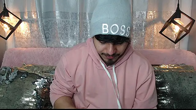 Snapshot of thiago_bos chatting on September 18, 11:34 am thiago bos online show from September 18, 11:34 am
