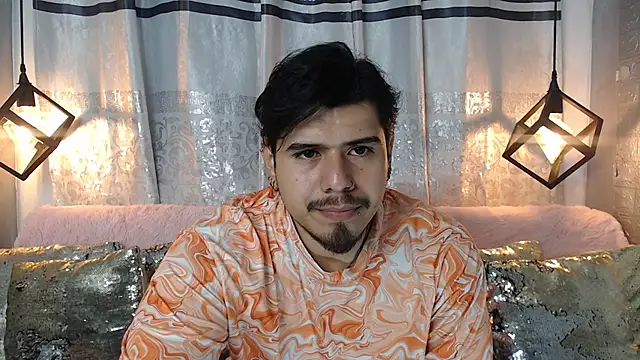 Snapshot of thiago_bos chatting on September 20, 11:22 am thiago bos online show from September 20, 11:22 am