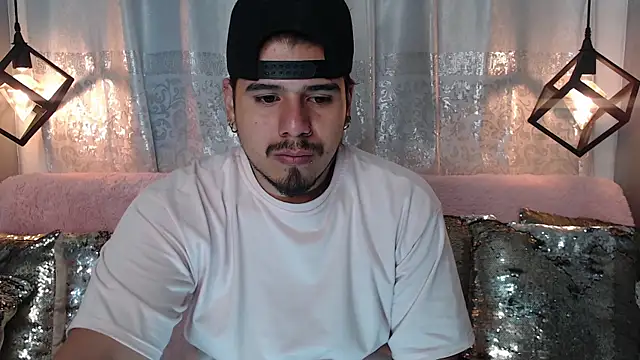 Snapshot of thiago_bos chatting on September 22, 11:34 am thiago bos online show from September 22, 11:34 am