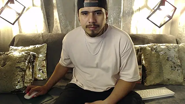 Snapshot of thiago_bos chatting on October 1, 10:32 am thiago bos online show from October 1, 10:32 am