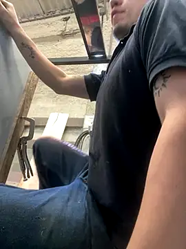 Snapshot of True_Di chatting on December 18, 4:24 pm True Di online show from December 18, 4:24 pm