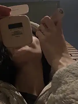 Snapshot of XBODTRIIPX chatting on December 3, 3:03 am XBODTRIIPX online show from December 3, 3:03 am