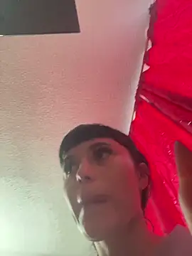 Snapshot of XBODTRIIPX chatting on December 17, 11:16 am XBODTRIIPX online show from December 17, 11:16 am