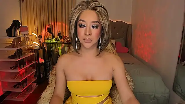 Snapshot of Dream_Goddess chatting on May 10, 2:39 am Dream Goddess online show from May 10, 2:39 am